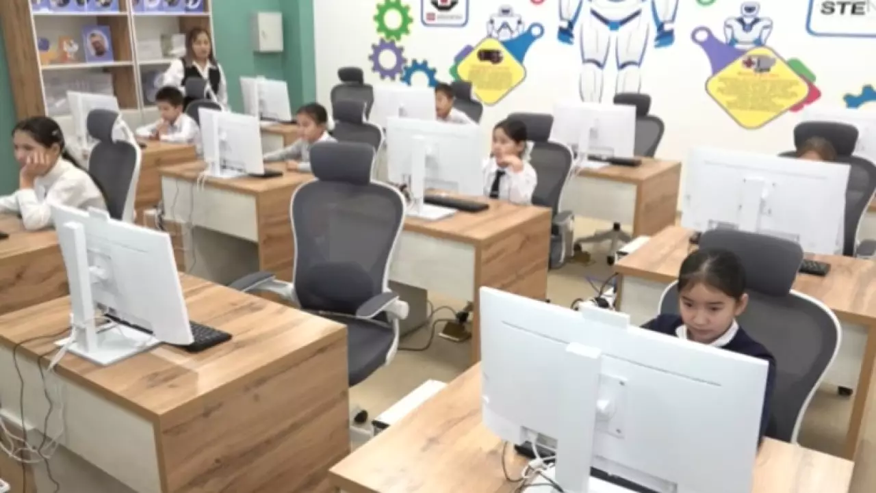 «Келешек мектептері»: пресс-тур в одну из школ