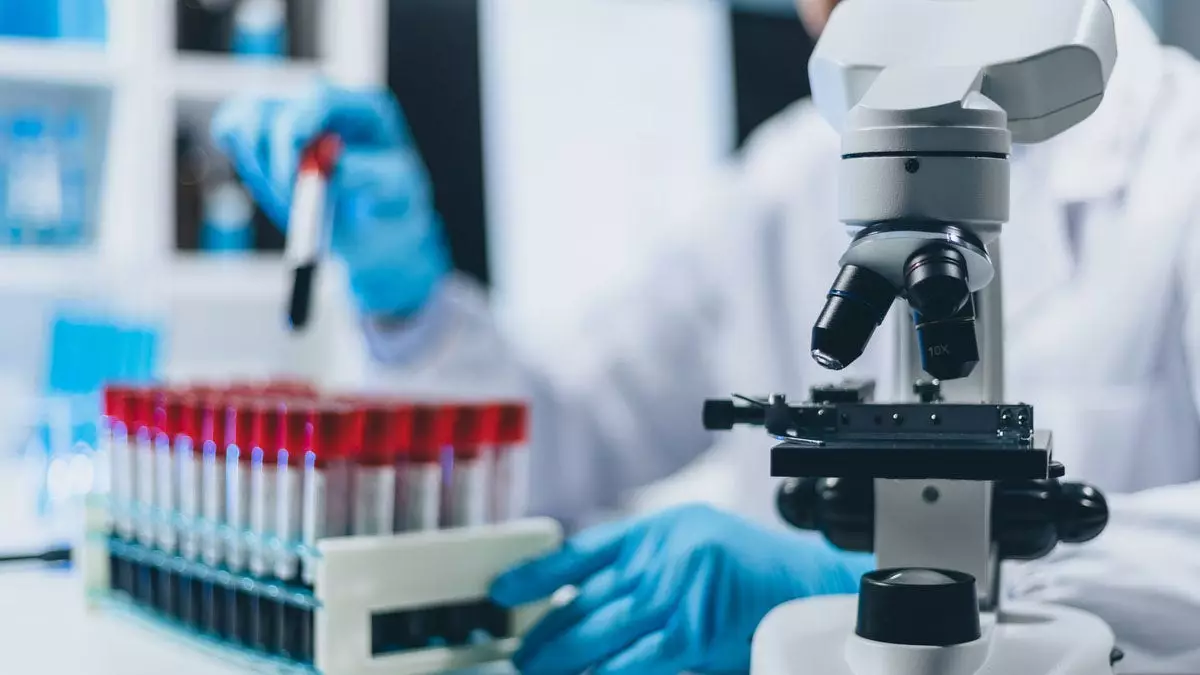 Робот размером с крупинку может изменить методы доставки лекарств врачами.