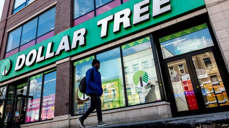 Покупатели с шестизначными доходами способствуют росту продаж Dollar Tree.