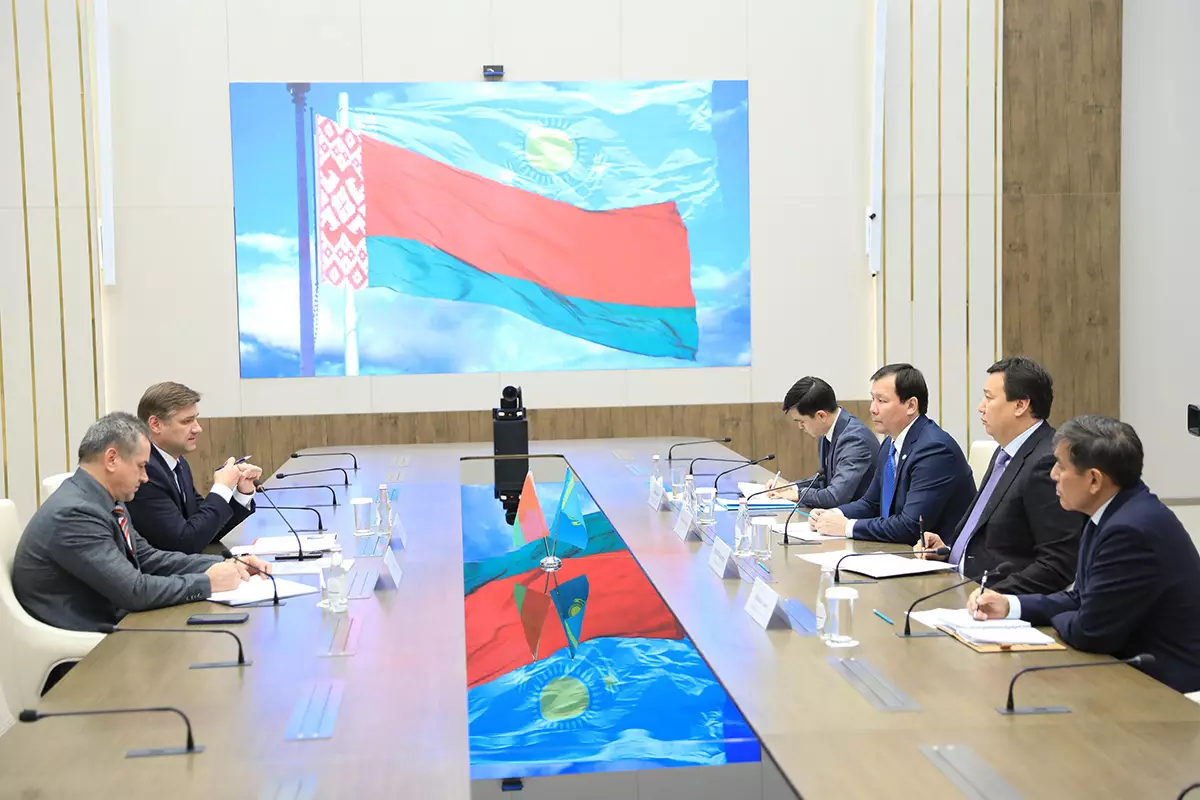 Белорусский дипломат обсудил сотрудничество Актюбинской области Казахстана с Минском.