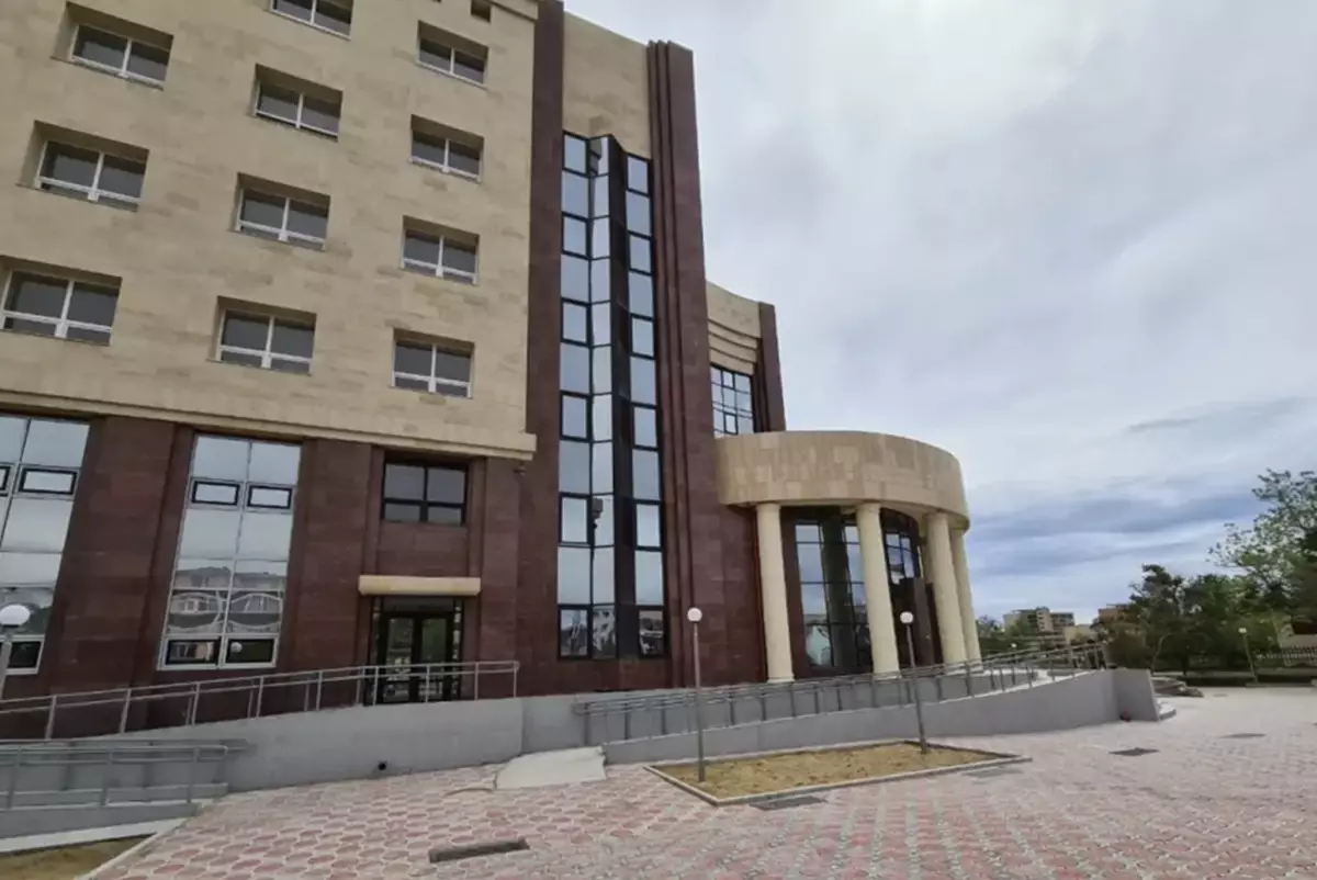 В Мангистау более ста врачей онкодиспансера пожаловались президенту на облздрав