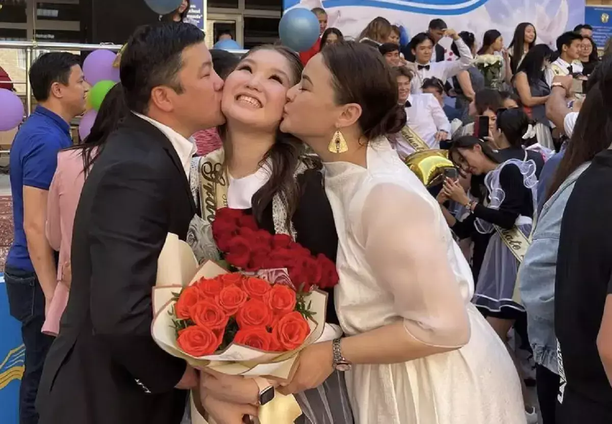 Тұрсынбек пен Мөлдірдің тұңғыш қызына қатысты дау шықты