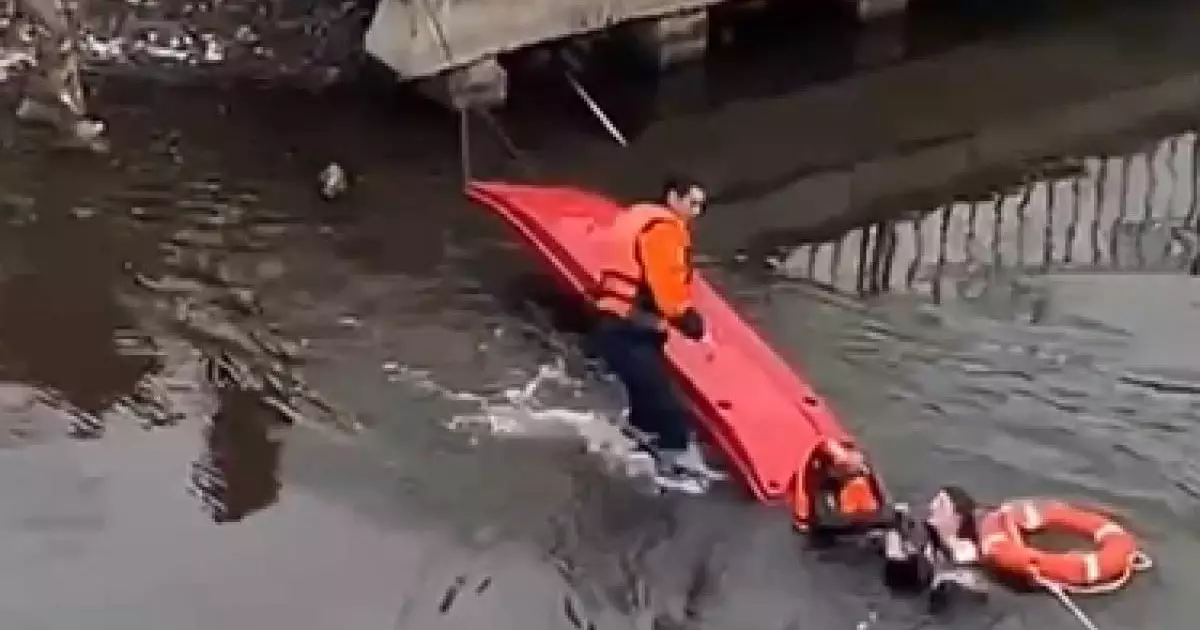  Астанада суға секіріп кеткен әйел аман қалды (ВИДЕО) 