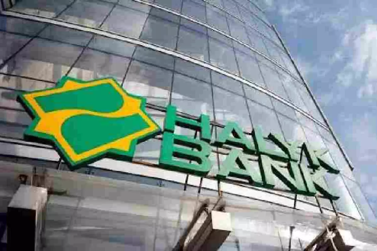 Суд арестовал имущество компаний и родственников Кайрата Кожамжарова по иску Народного банка