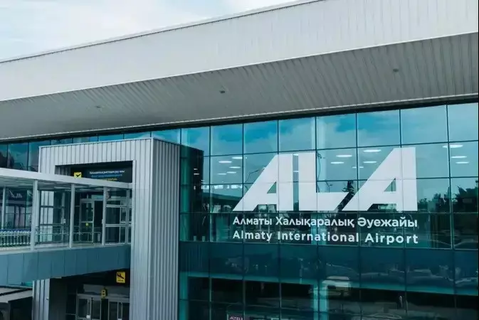 В Алматы закрыли основной въезд в аэропорт
