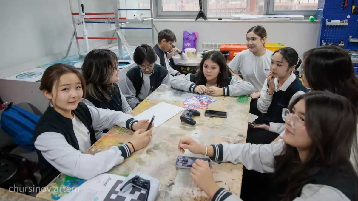 Эксклюзив: как команда школьников из Астаны создаёт роботов и удивляет весь мир