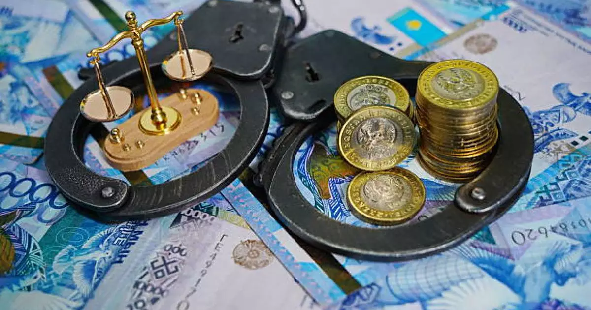  Алматыда сот орындаушысы 370 млн теңгені өзі иемденіп алған 