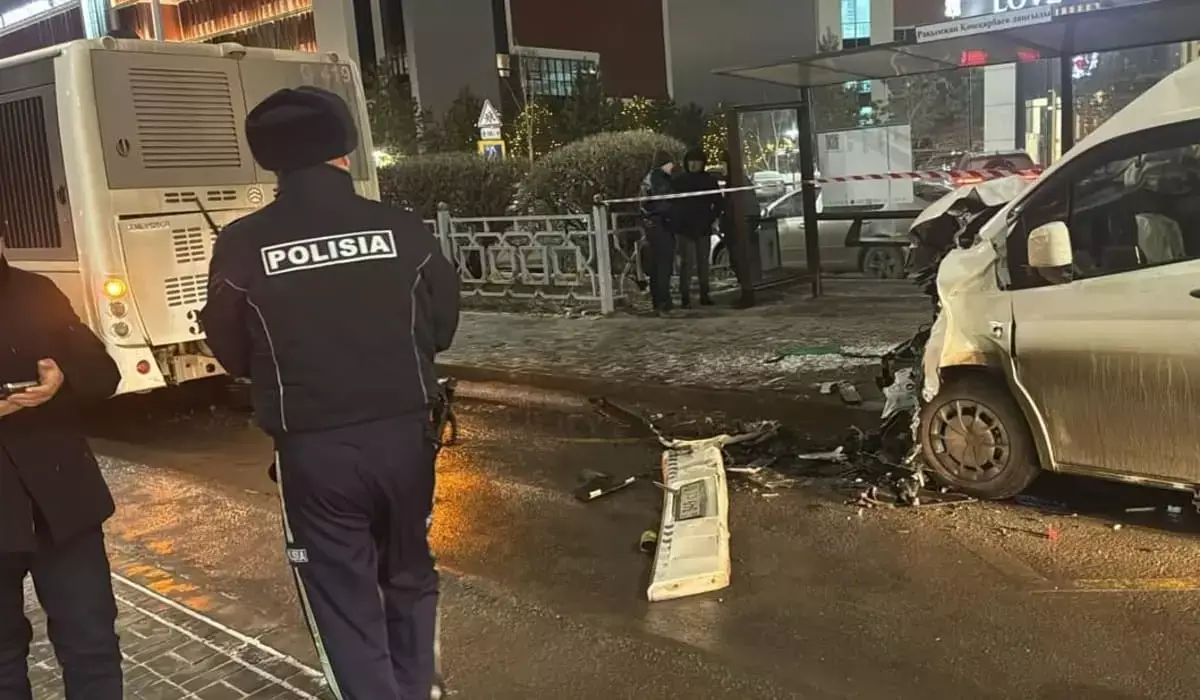 Елордада екі автобус соқтығысып, біреуінің жүргізушісі қаза болды