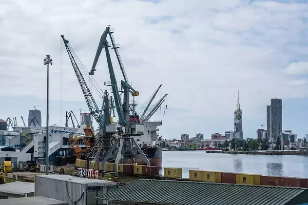 Миллионы ущерба: казахстанцы задержаны за незаконную продажу нефти в Грузии