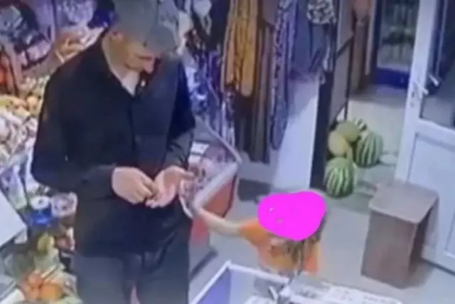 «Тәтті алып берген»: Оралда 5 жастағы қызды зорлаған ер адамға үкім шықты