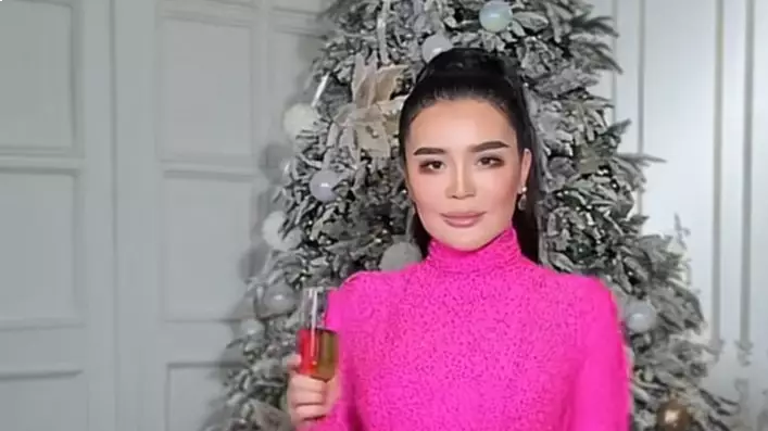 «Мына би түсімізге кіретін болды ғой»: Айгерім Қалаубаева хит биін қайта жандандырды