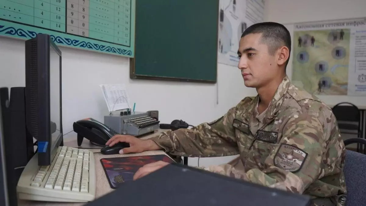 Военнослужащие начали обучаться управлять беспилотниками в Алматинской области