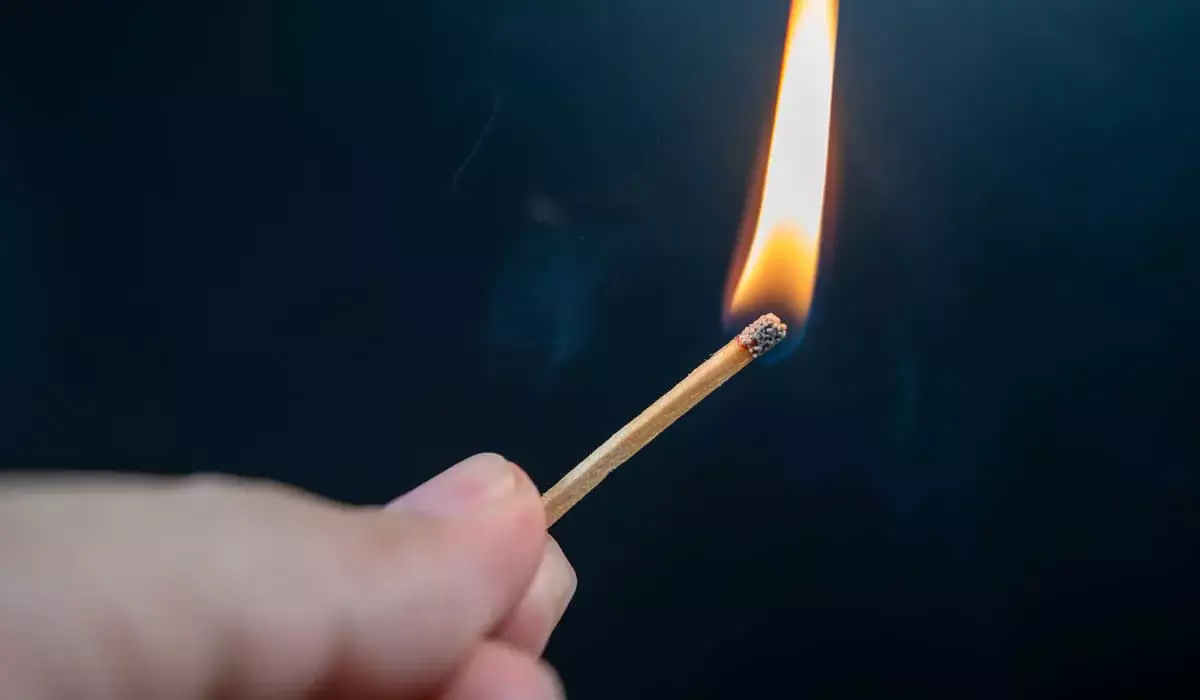 Разъяренный казахстанец устроил погром в развлекательном центре и поджег его