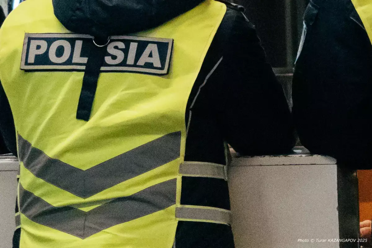 В Усть-Каменогорска задержали окровавленного мужчину с ножом