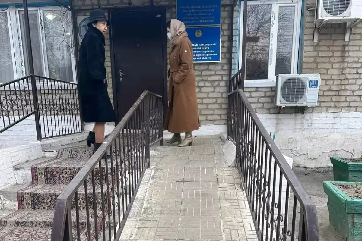 Недоступная доступность: атырауские учреждения провалили проверку условий для людей с инвалидностью