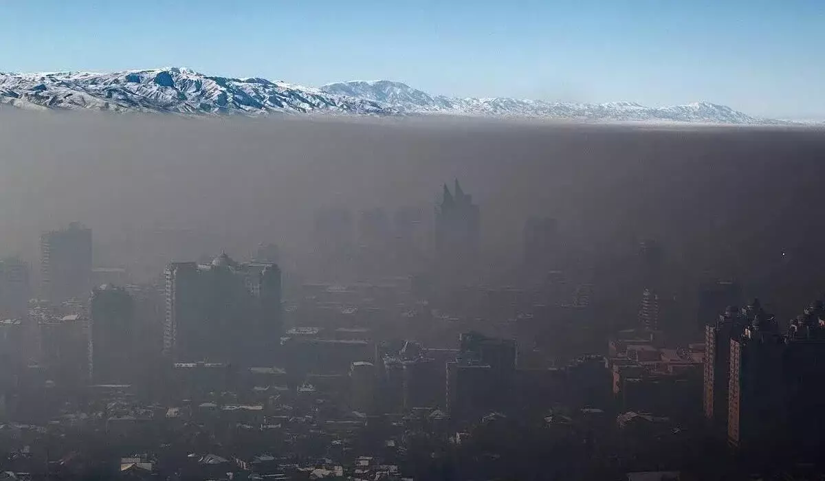 «Город живет под серым куполом смога»: депутат Мажилиса требует вернуть чистый воздух Алматы