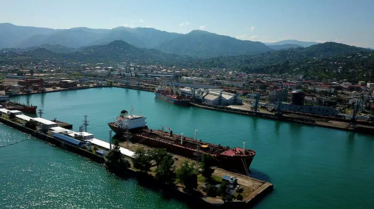 В Грузии арестовали трёх казахстанцев из руководства Батумского нефтяного терминала