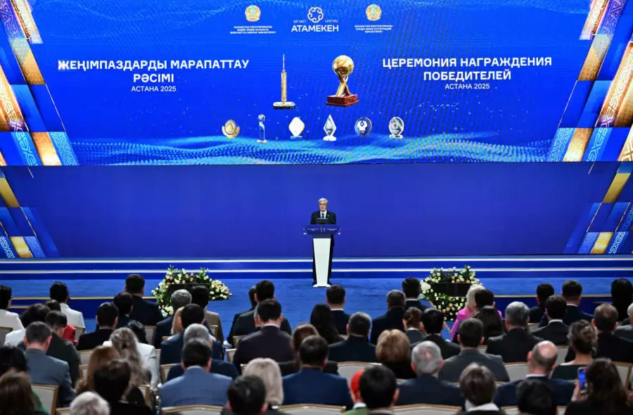 “Кәсіпкерлер бюрократия азайғанын сезінуге тиіс, бұл өткеннің еншісінде қалуы керек“ - Тоқаев