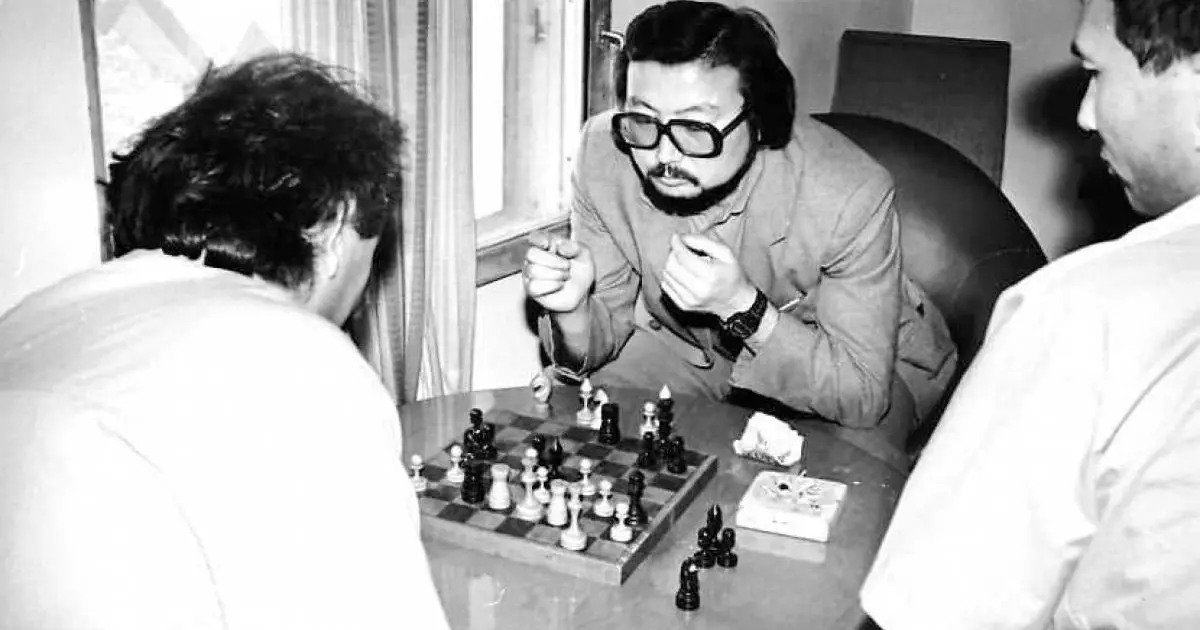  Ат пен Мат (Шахмат пен шайыр) 