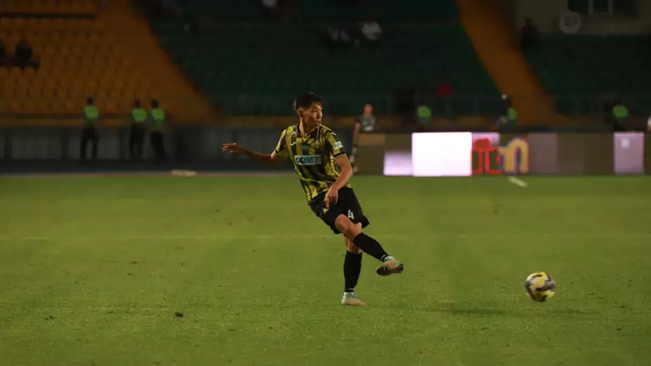 Дамир Касабулат продлил контракт с "Кайратом"