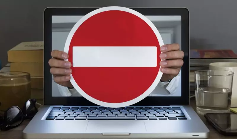 Казахстан решил замедлять зарубежные сервисы за нарушения