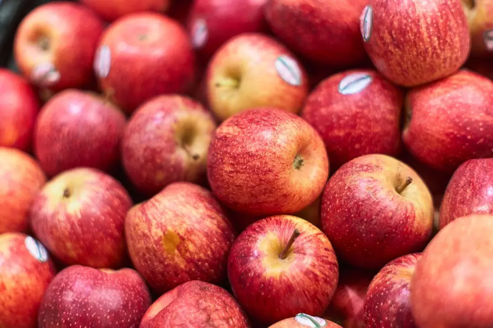 От Казахстана до Франции: тонны овощей и фруктов поступили в Кузбасс