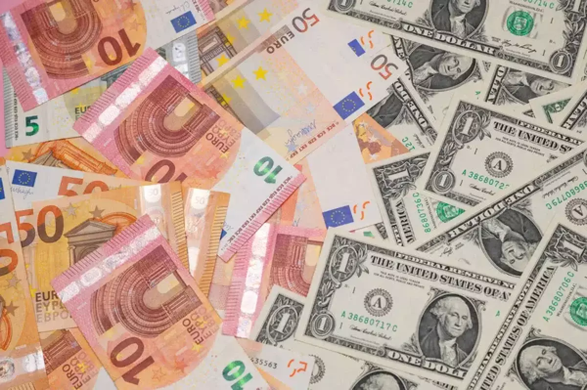 Курс валют на 6 декабря 2025