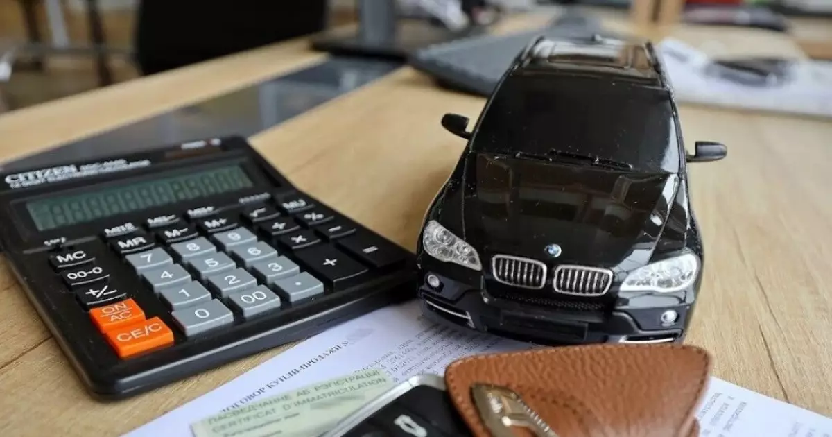  Жүз мыңдаған қазақстандықтың көлік және тұрғын үй салығы бойынша қарызы бар: шоттары бұғаттала ма? 