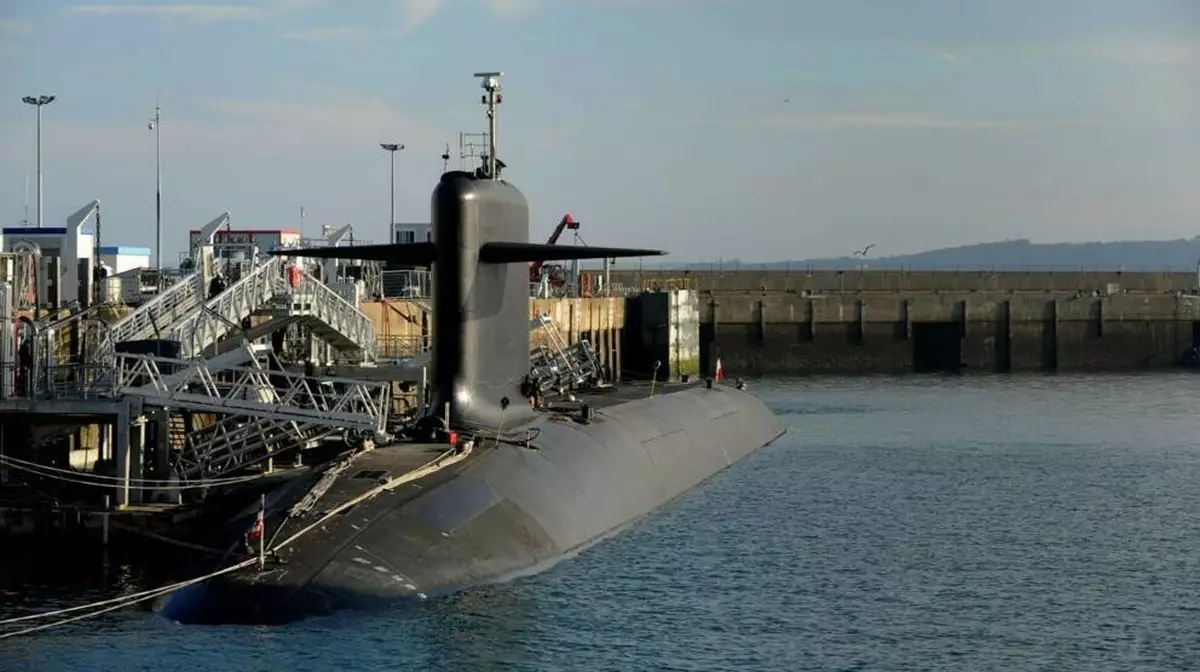 Франция не смогла сбить дроны над базой с ядерными подлодками