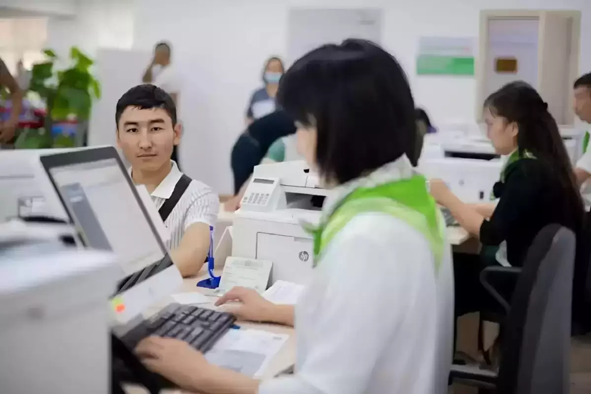 В Казахстане приостанавливают выдачу ИИН для иностранцев: что это значит для приезжих