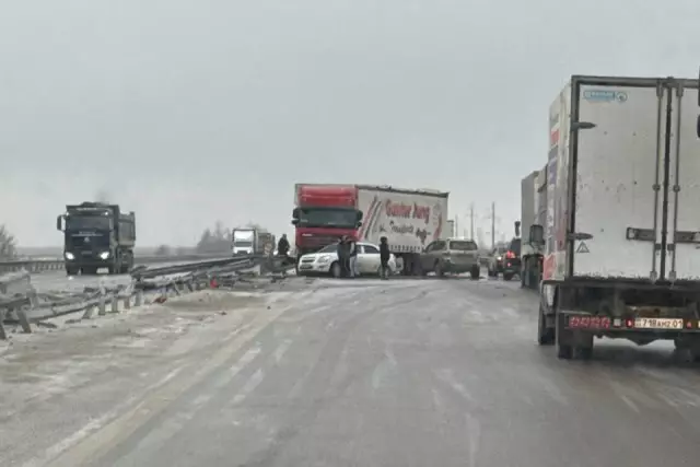 Ақмола облысында ірі жол апаты болып, екі адам зардап шекті