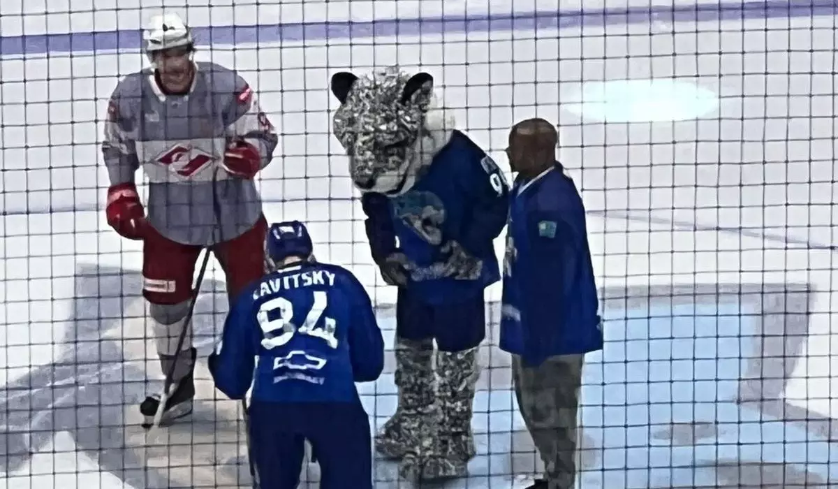 Футболисты "Кайрата" пришли поддержать "Барыс"