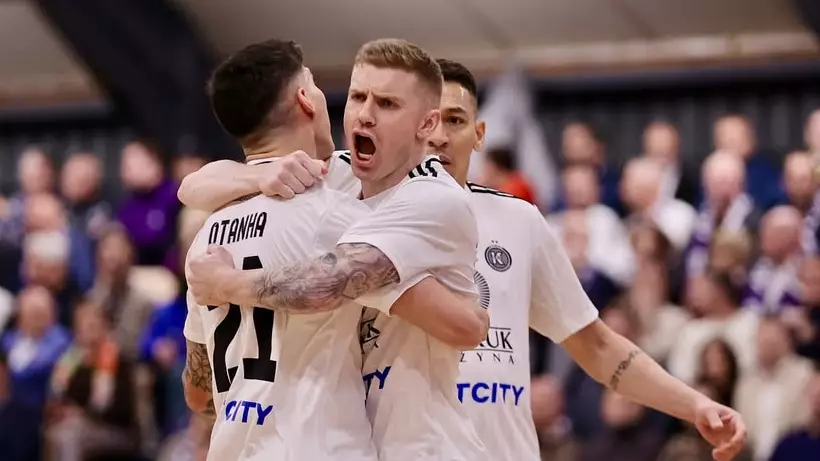 "Кайрат" забил 12 голов за два матча и вышел в 1/4 финала Лиги чемпионов