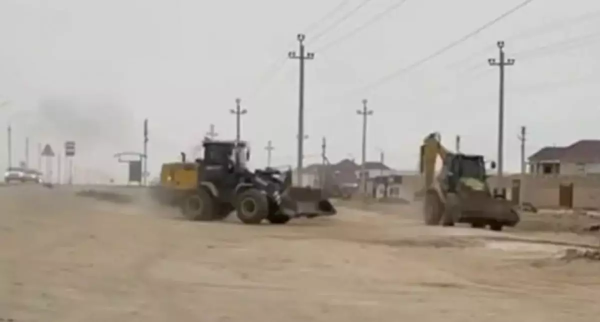 Любителей гонок на погрузчиках оштрафовали в Жанаозене (ВИДЕО)