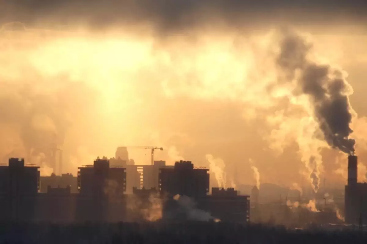 "Тыныс алу мүмкін емес": Шымкент тұрғындары ауа сапасының нашарлағынын айтып, дабыл қақты