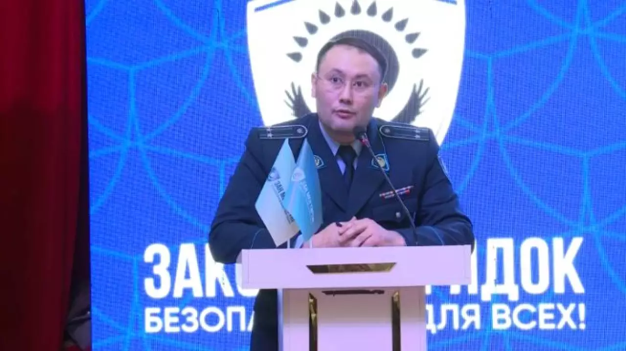 Как защитить молодежь от мошенников и буллинга