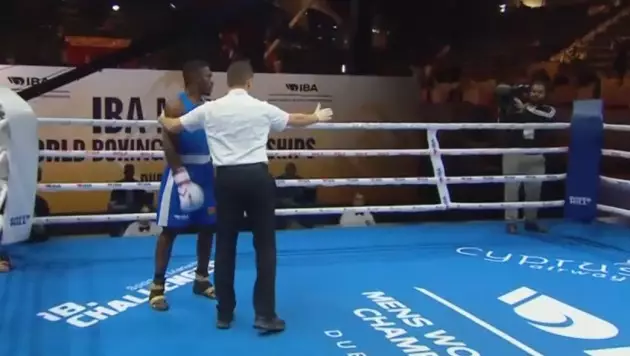 Казахстан нокаутом в первом раунде выиграл бой на ЧМ по боксу