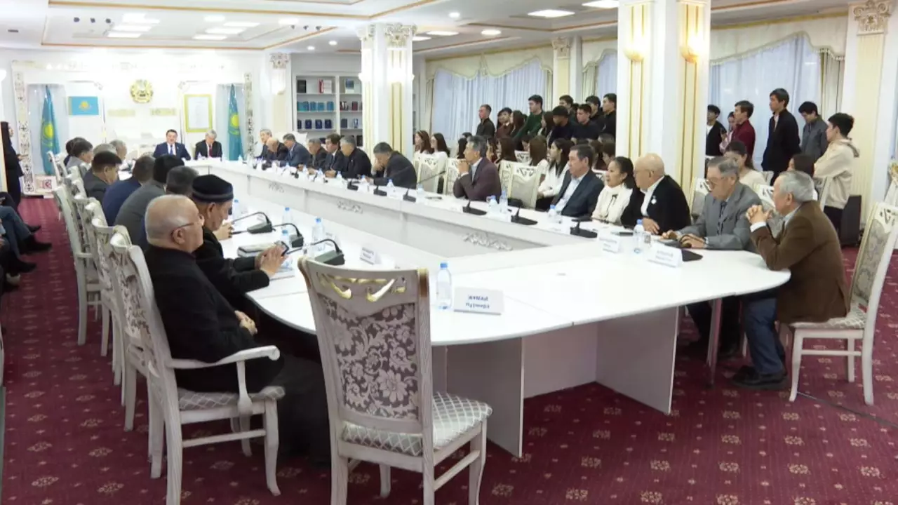 Астанада «Алып Абай» кітабы таныстырылды