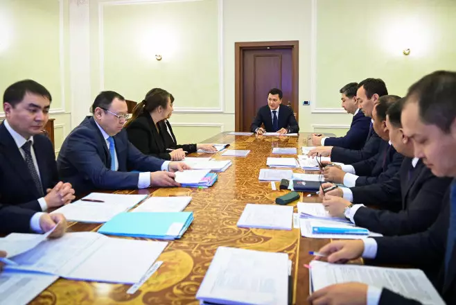 Ерлан Карин провёл совещание по вопросам детской безопасности