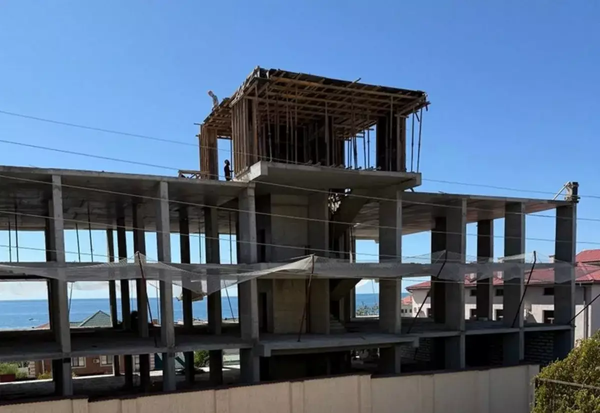 Скандальная стройка в «Самале»: жители Актау выиграли суд у отдела архитектуры - новости на Lada.kz 05.12.2025