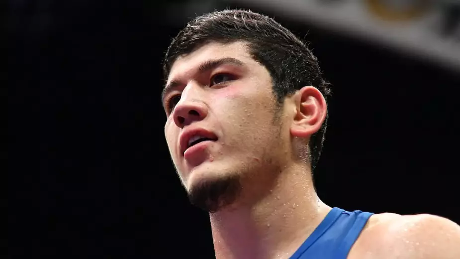19-летний чемпион мира из Узбекистана победил на старте ЧМ-2025 по боксу от IBA 