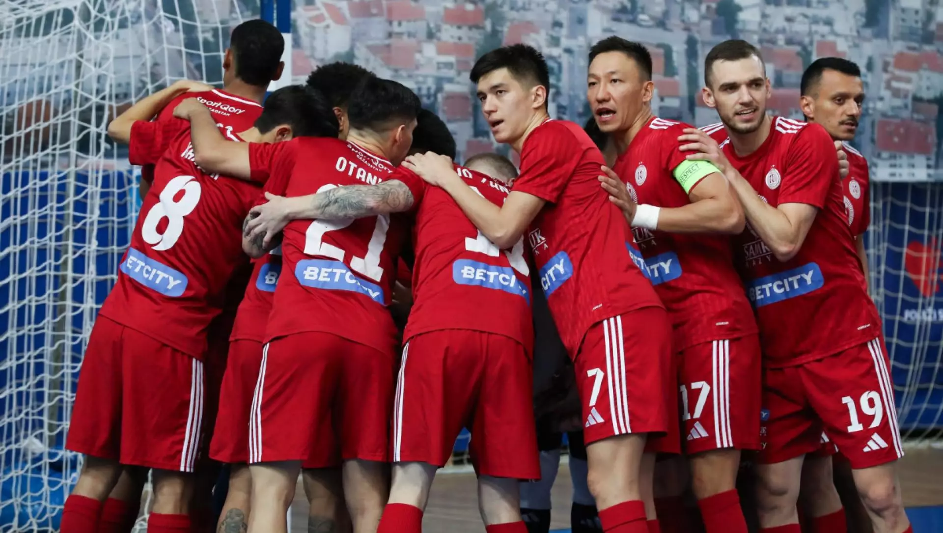 «Кайрат» вновь одержал крупную победу и вышел в четвертьфинал Лиги чемпионов