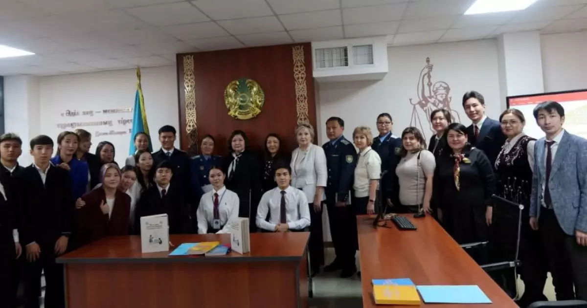   Әділет әлемі мектептен басталады   