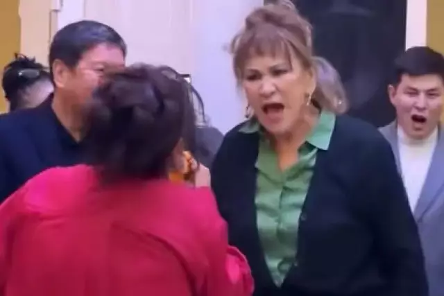 Нағима Есқалиева тойда әжемен рэп оқып, көптің ашуына тиді