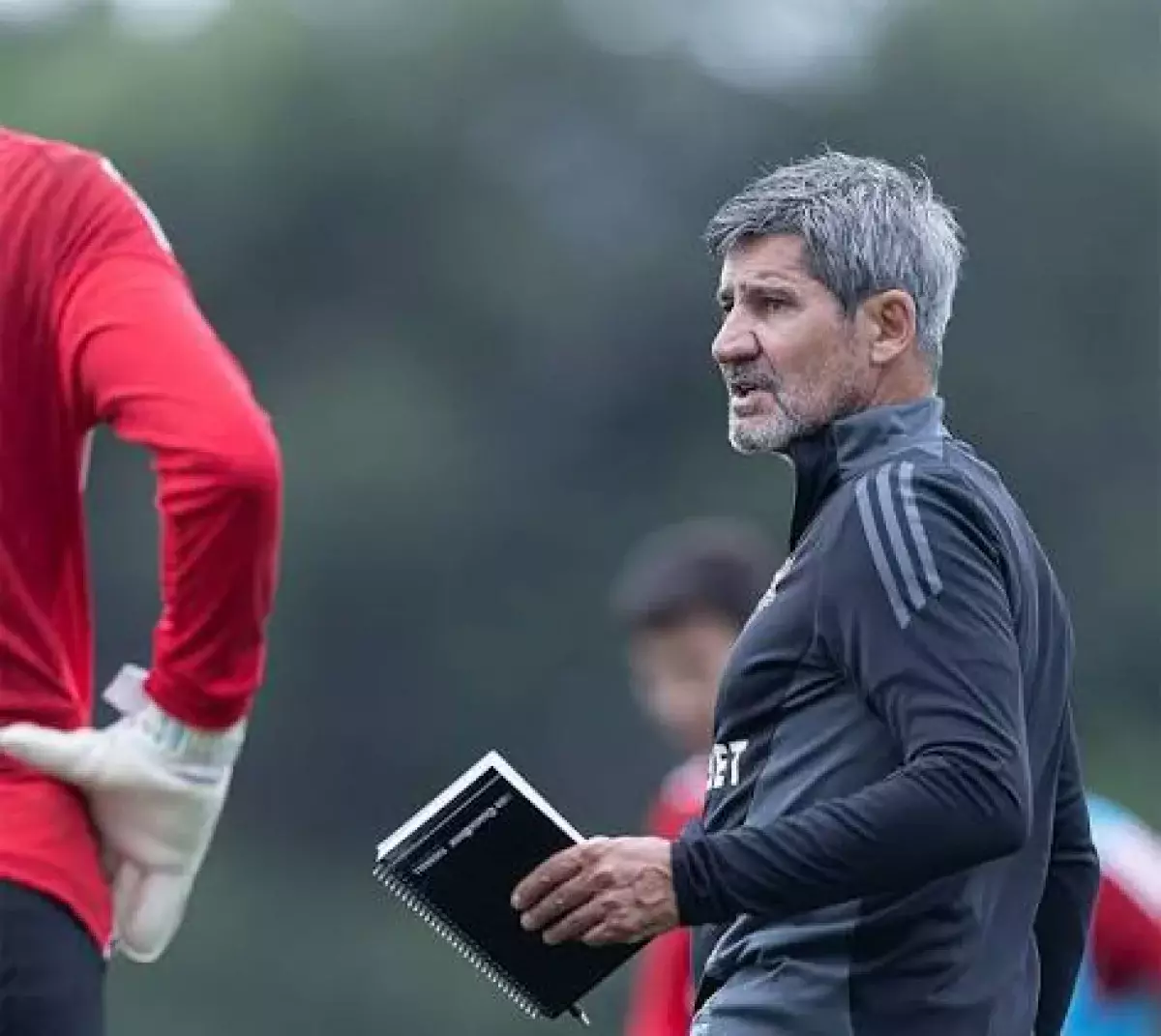 Костов қызметінен кетпек