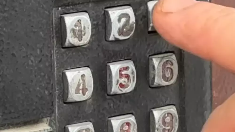 Казахстанцев предупредили о новых уловках мошенников