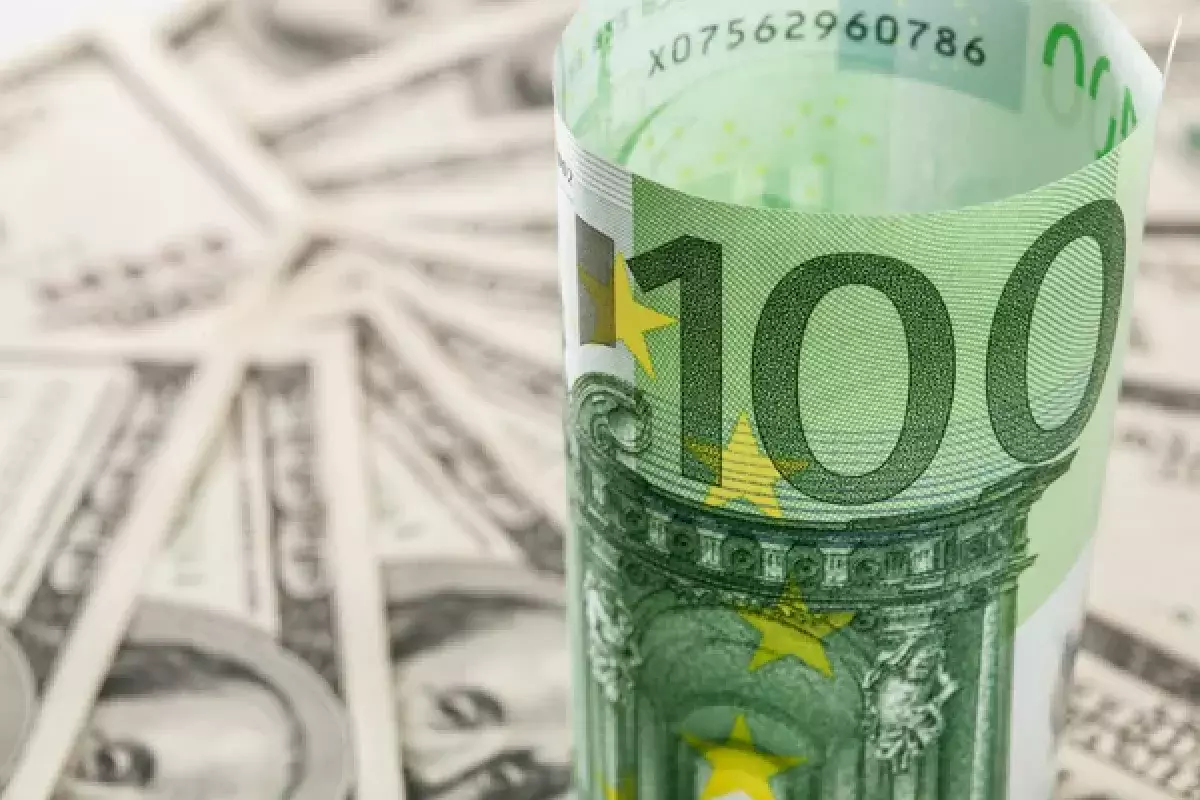 Курс евро и доллара в обменниках Астаны и Алматы 6 декабря 2025