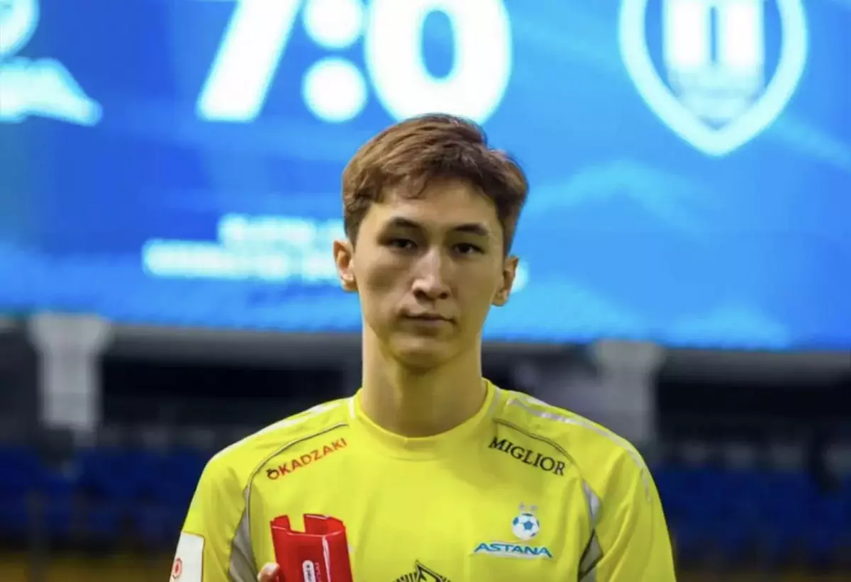 Косово чемпионы Қазақстандық футболшыға назар аударды