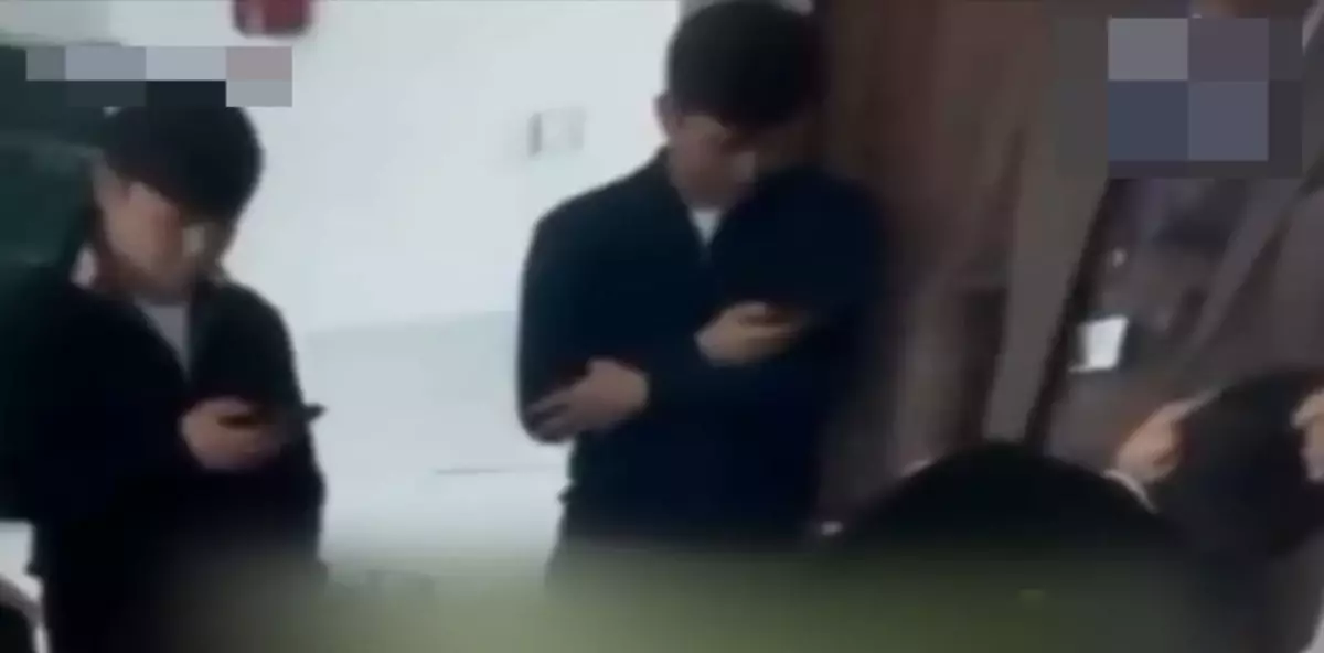 Алматы облысында дене шынықтыру мұғалімі оқушыны шашынан сүйреп, соққы жасаған