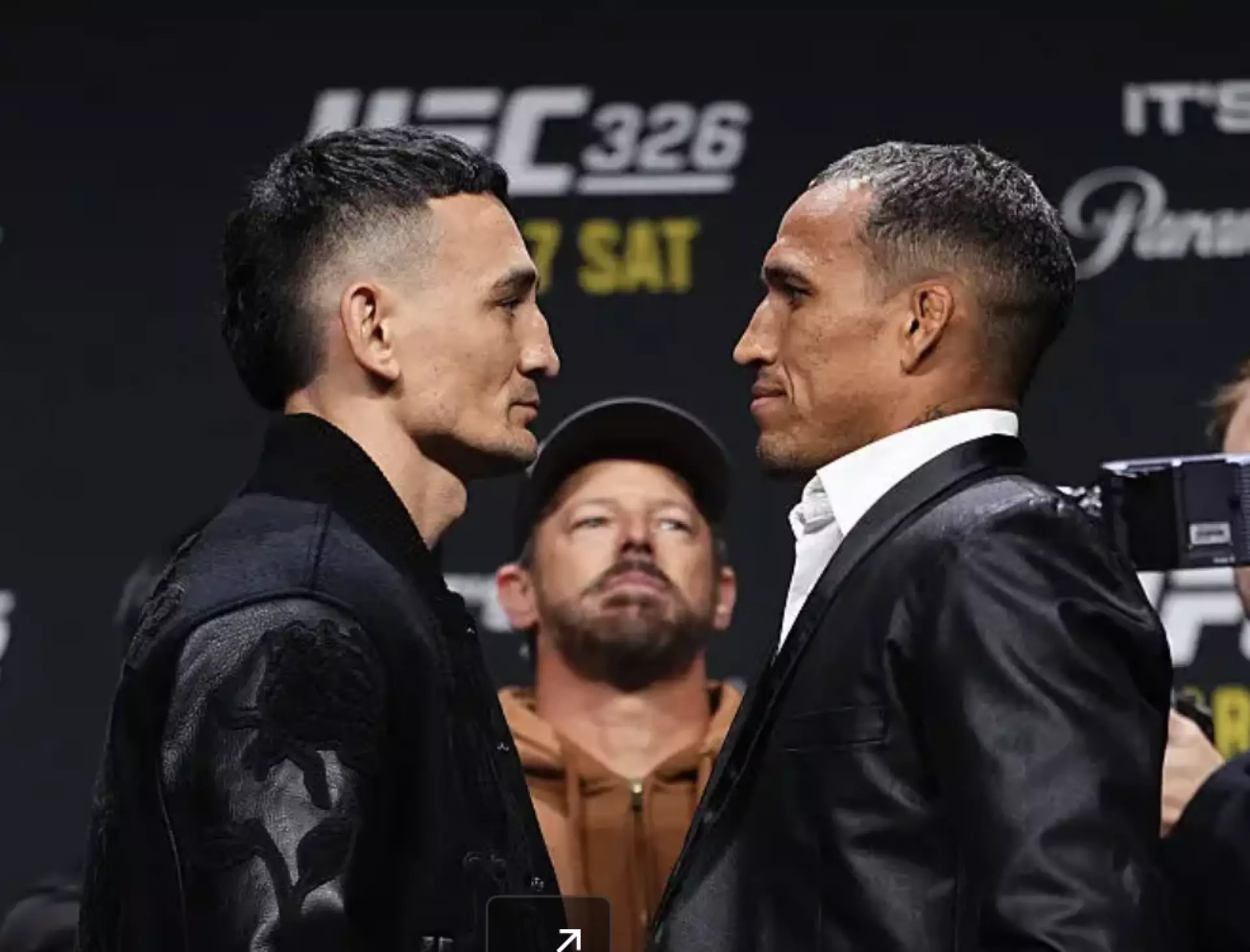 UFC анонсировала реванш Холлоуэя и Оливейры за титул BMF